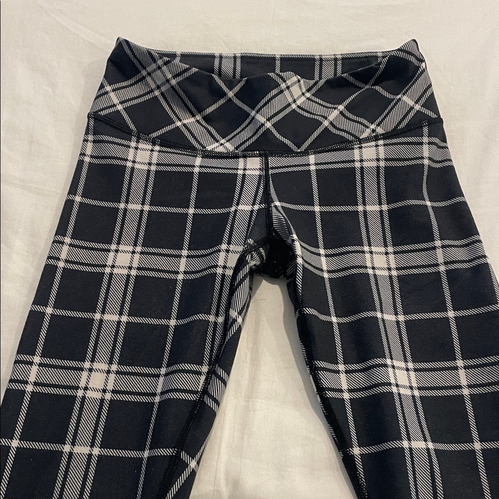 Lululemon plaid Black and White Leggings size 4